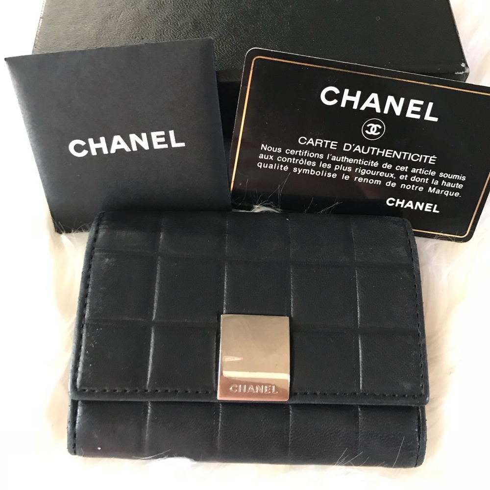 ⛔️SOLD⛔️Authentic Vintage Chanel 6 ring Key holder